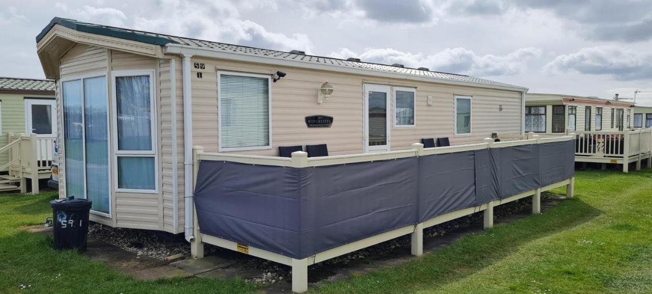Hotel Lovely Caravan With Decking At Coral Beach Park In Lincolnshire Ref 77001C Ingoldmells Esterno foto