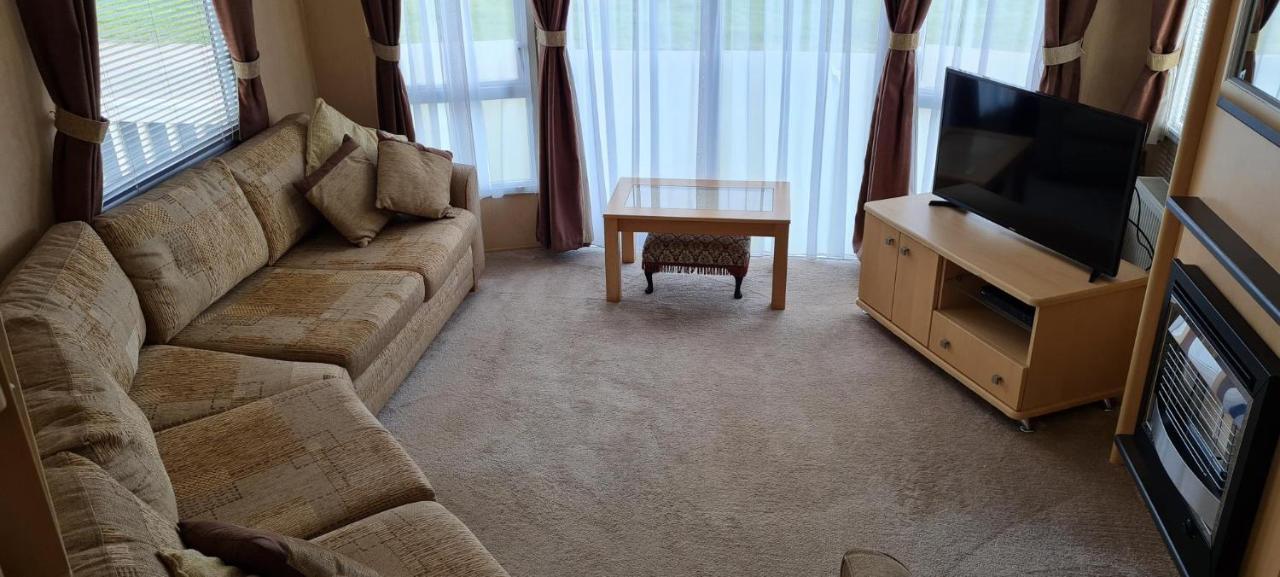 Hotel Lovely Caravan With Decking At Coral Beach Park In Lincolnshire Ref 77001C Ingoldmells Esterno foto